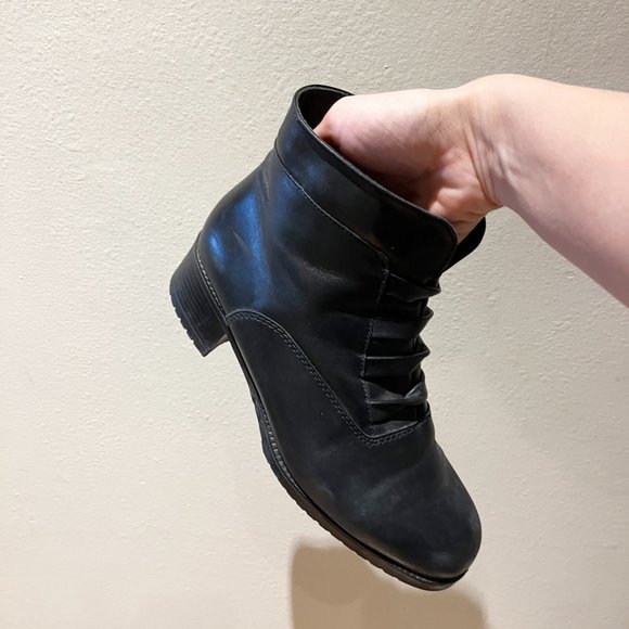 Warm Stylish Lined Winter Boots - Size 8.5 - Naturalizer - Picture 12 of 14